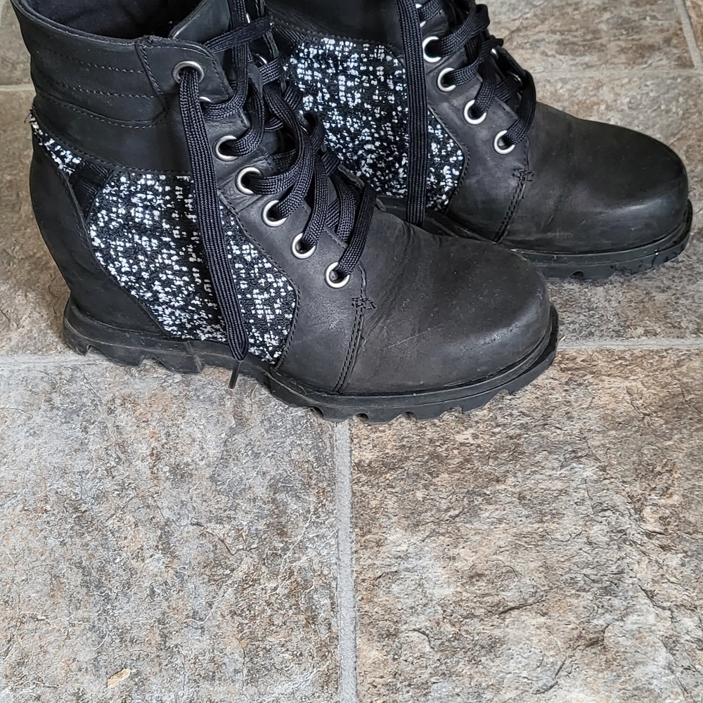 Sorel Salt And Pepper Wedge Booties